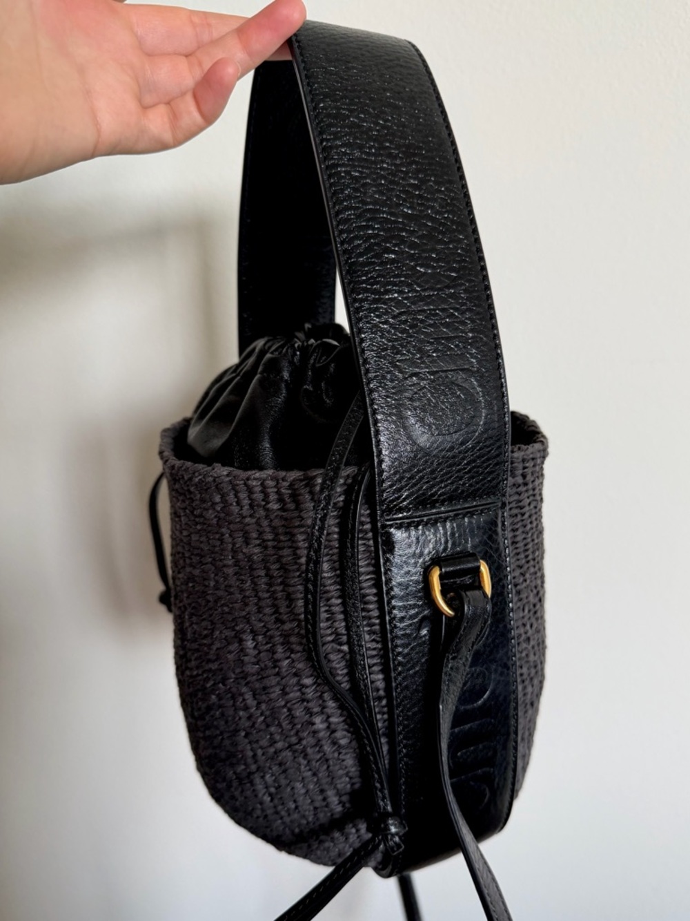 Chloe Woody Raffia Bucket Bag - Picture 4 of 7